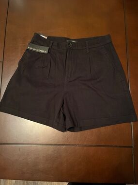 Banana Republic Black Women's Tailored Pleat Shorts